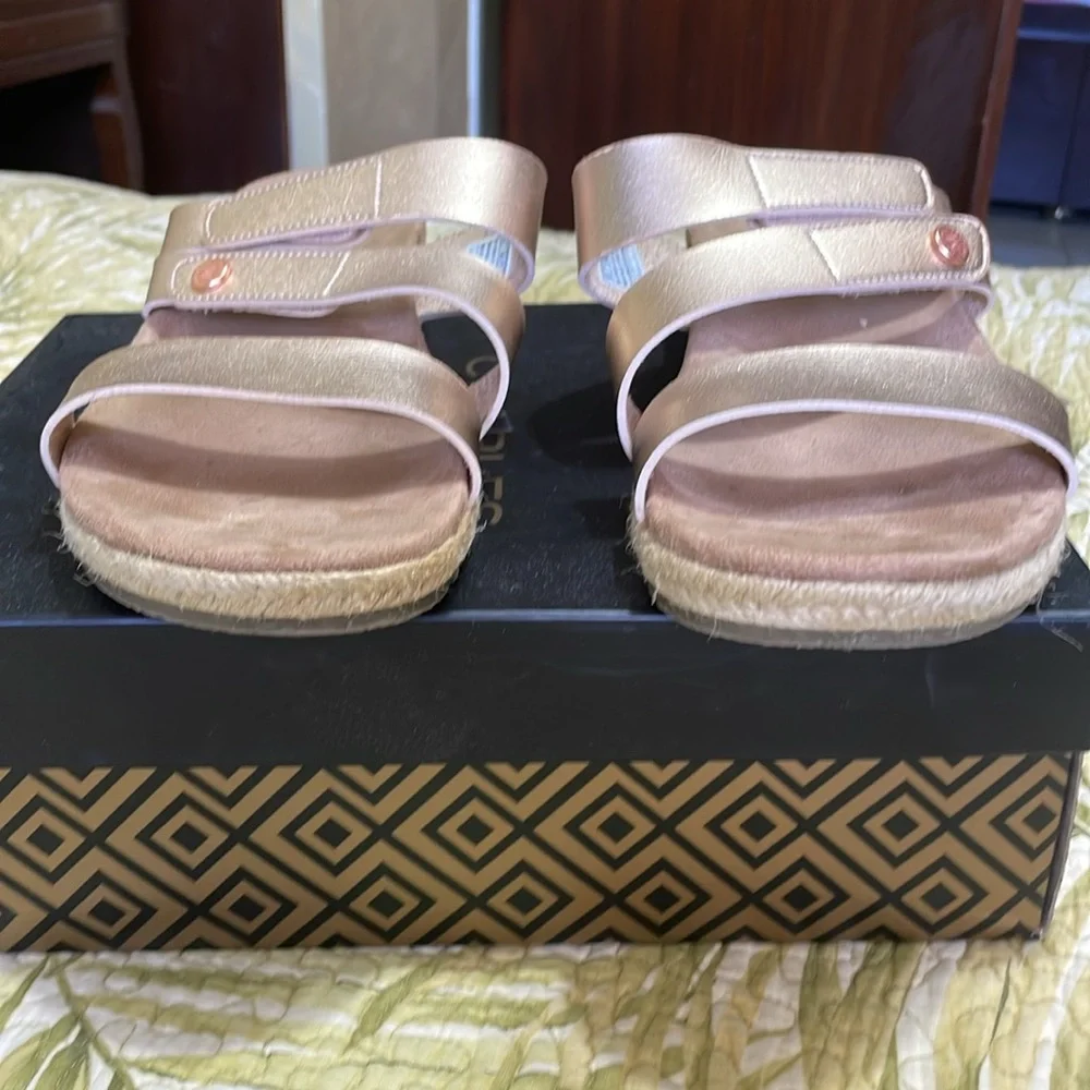 Skechers Martha Stewart rose gold, espadrille, sandals - Picture 4 of 9